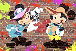 Minnie & MiZZy the Wall 